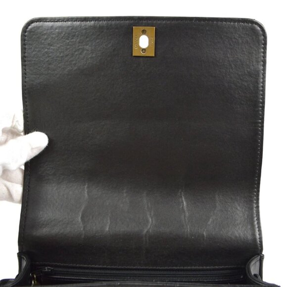 Chanel Black Calfskin Shoulder Bag 69624 - Picture 4 of 9